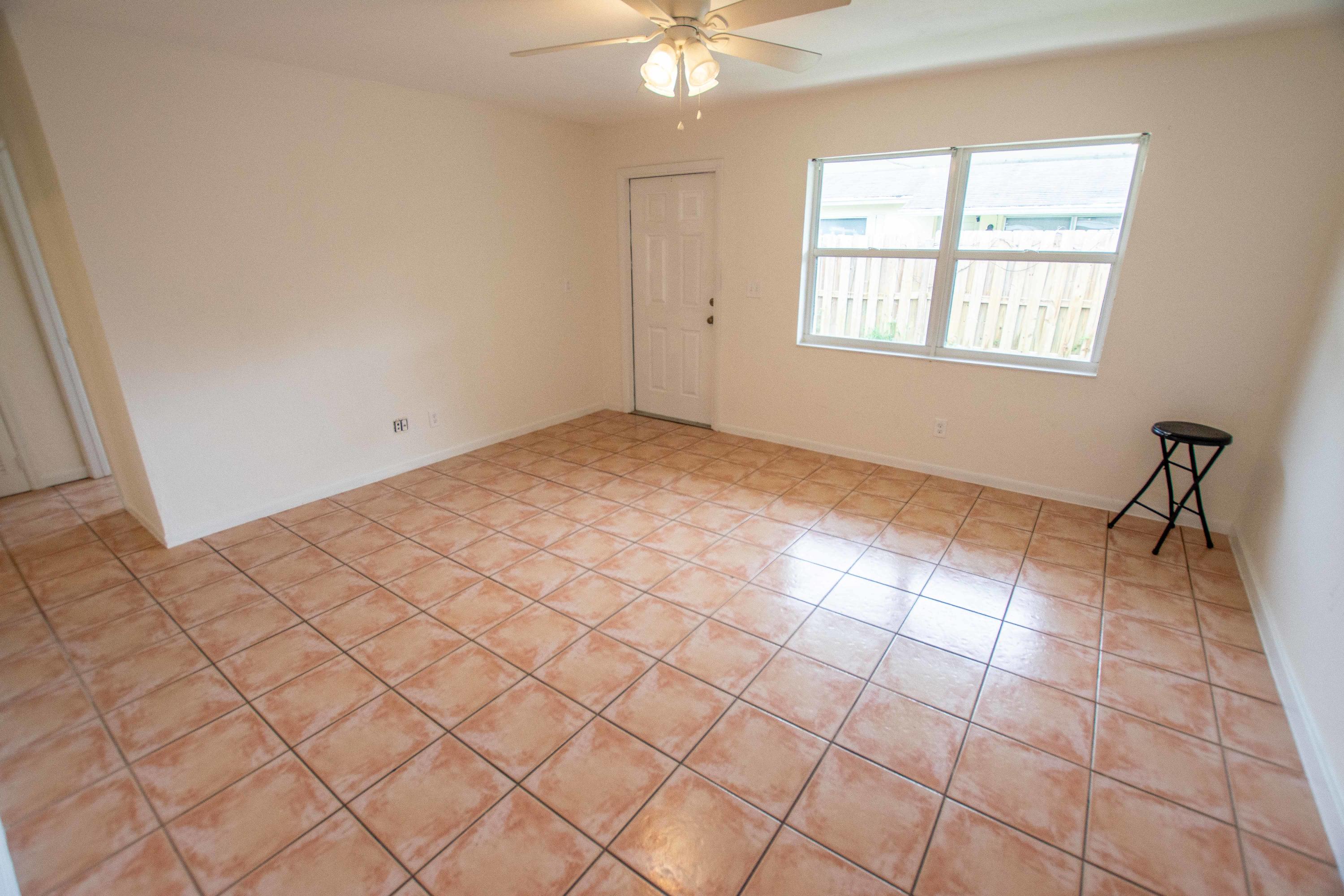 ROAN COURT - Residential Lease