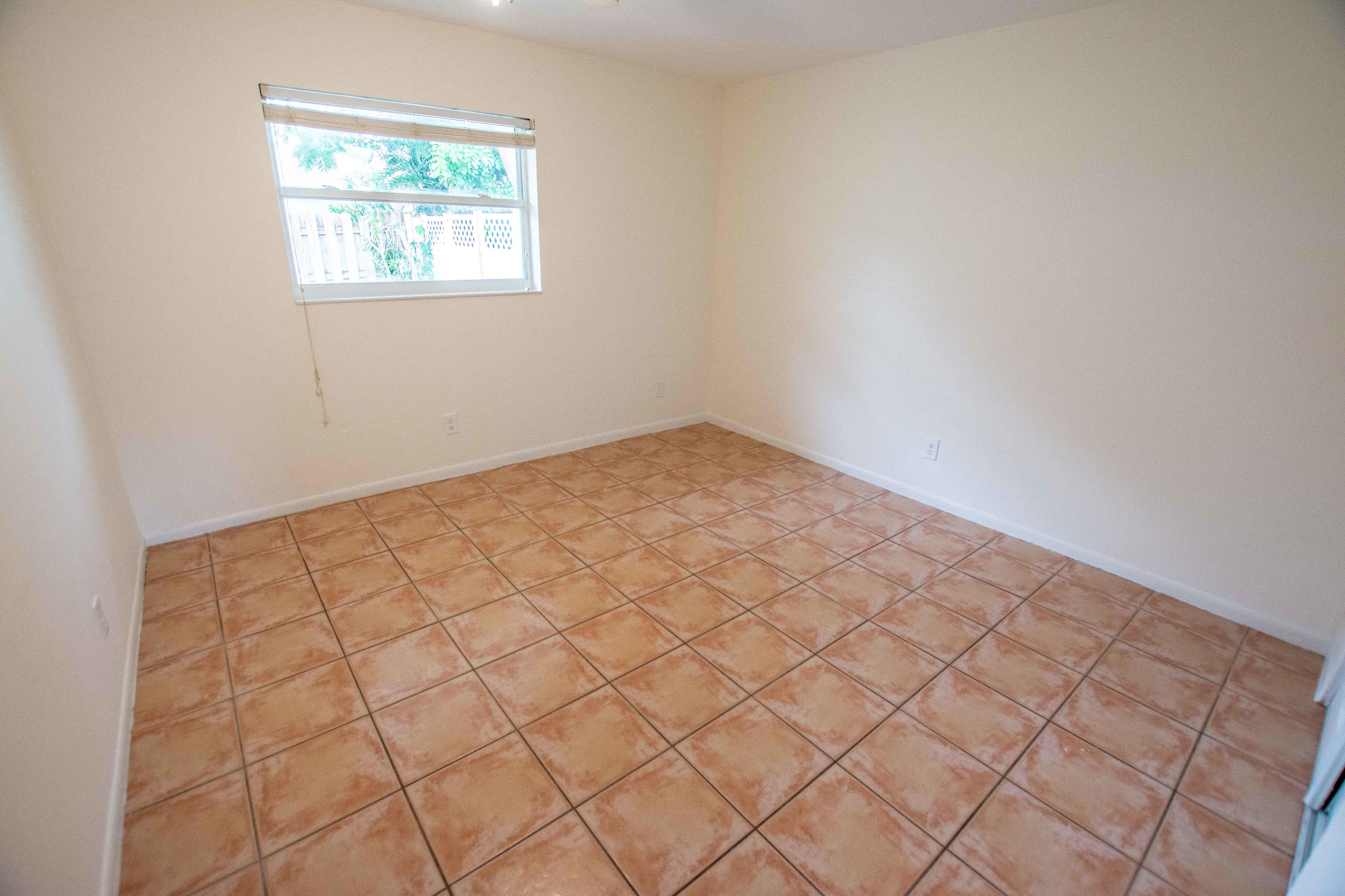 ROAN COURT - Residential Lease