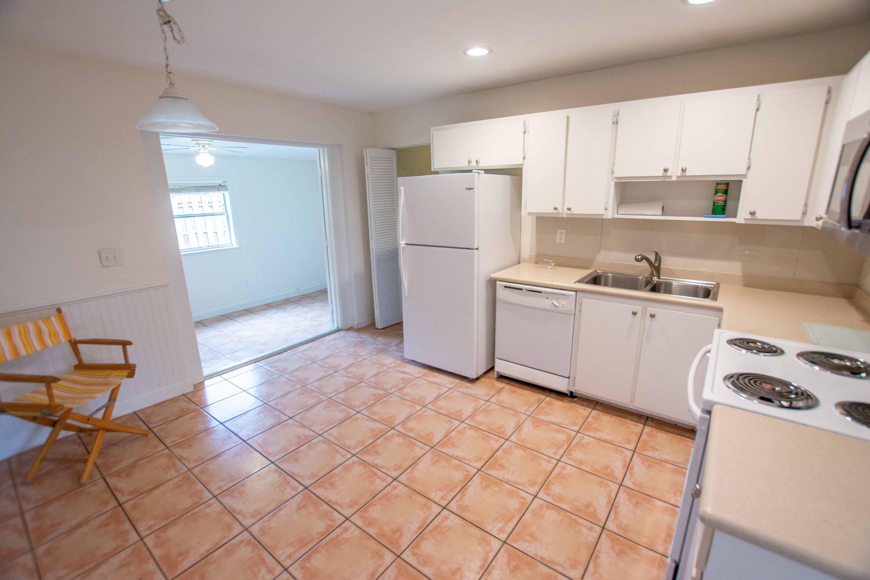 ROAN COURT - Residential Lease