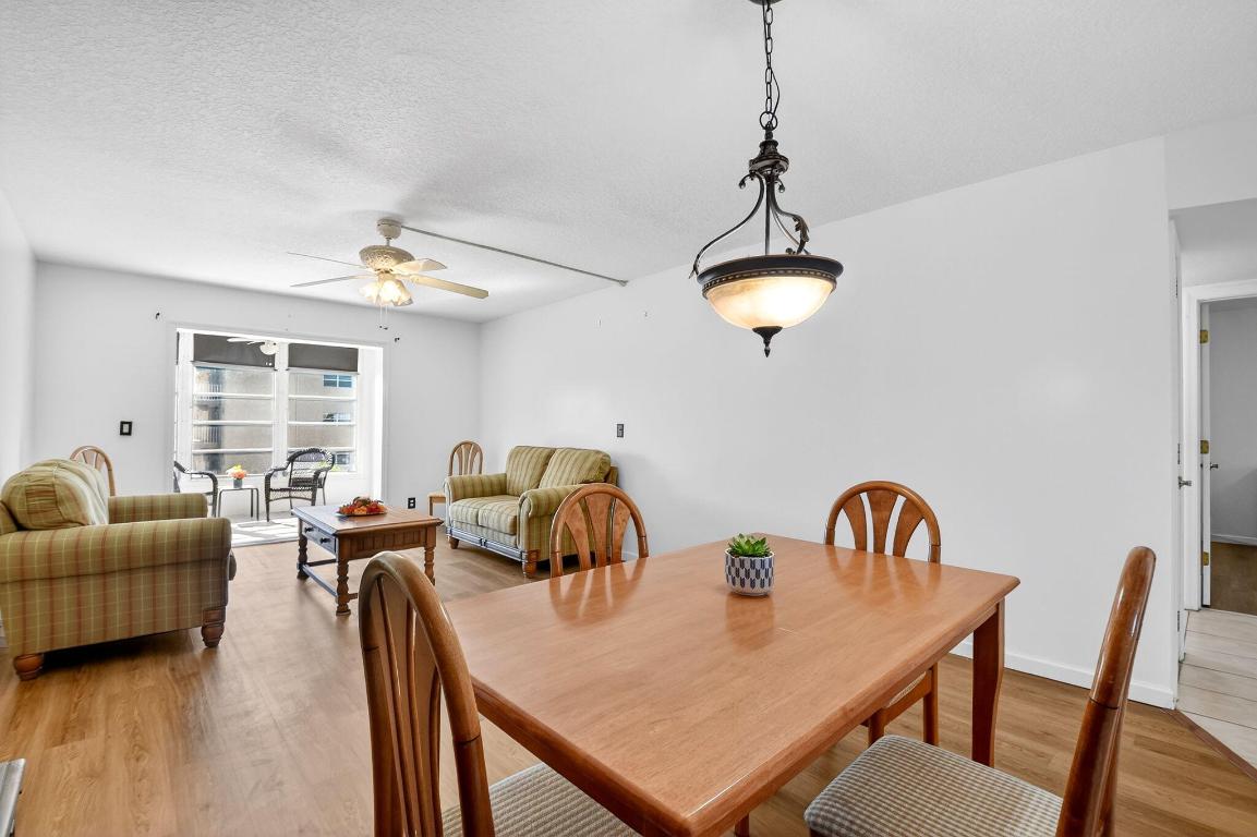 VILLAGE ROYALE ON THE GREEN CONDO - Residential