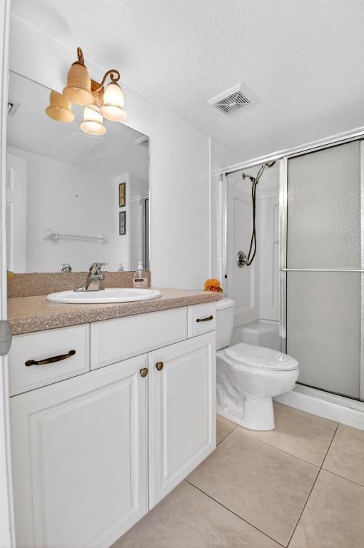 VILLAGE ROYALE ON THE GREEN CONDO - Residential