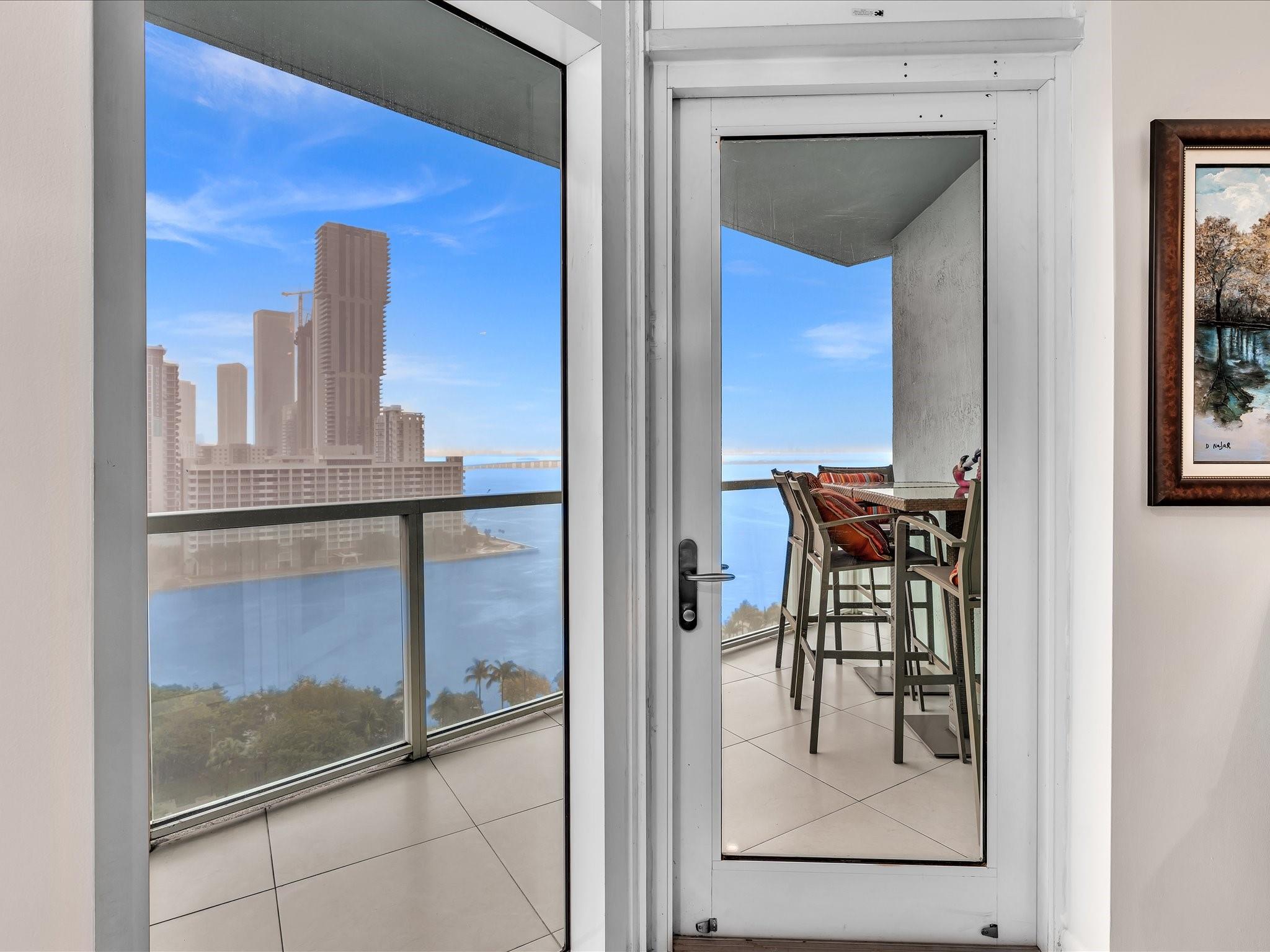 Quantum on the Bay - Residential