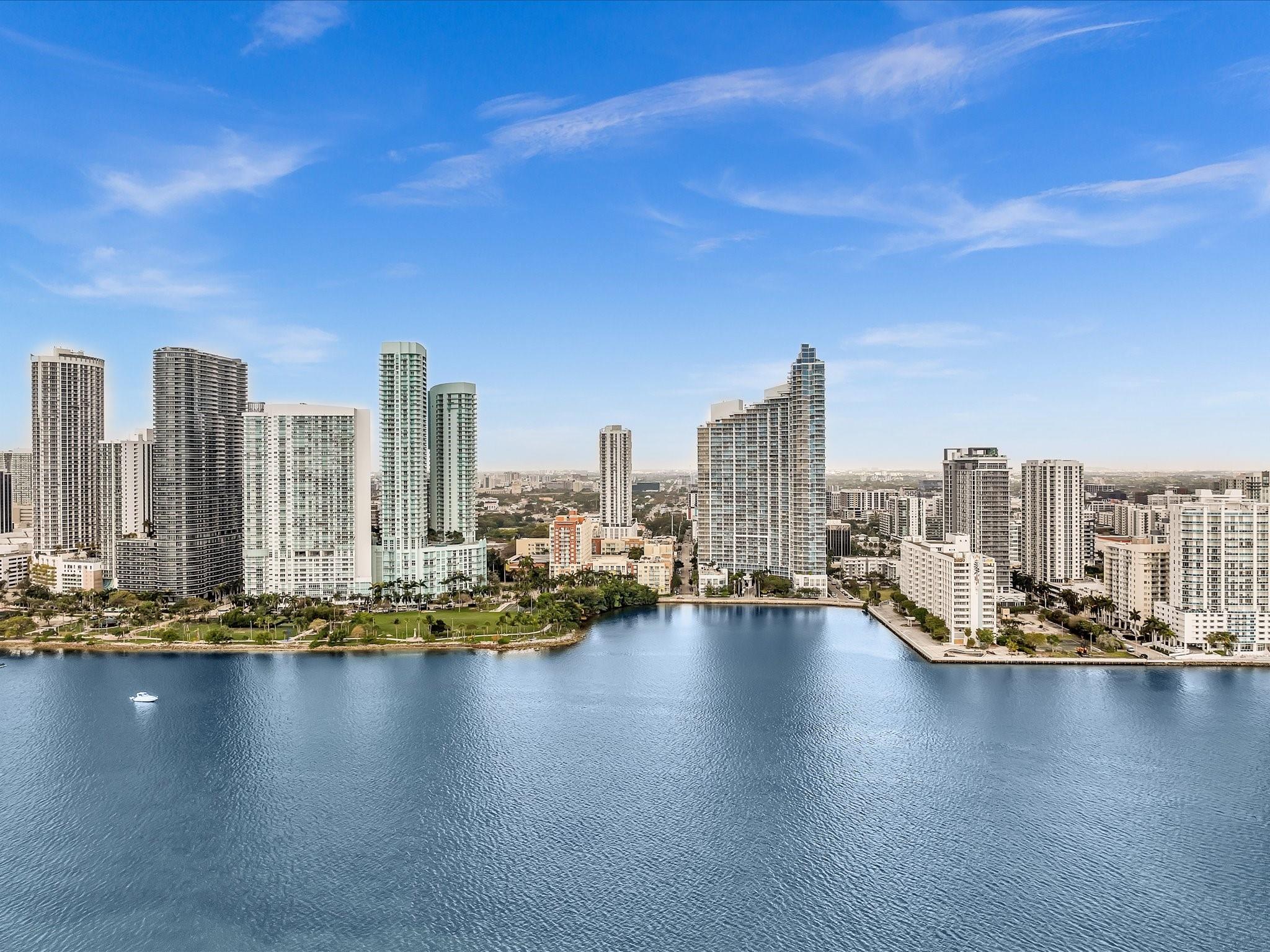 Quantum on the Bay - Residential