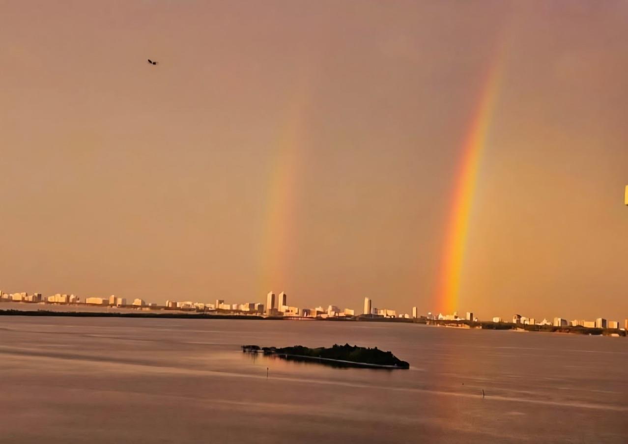 Quantum on the Bay - Residential