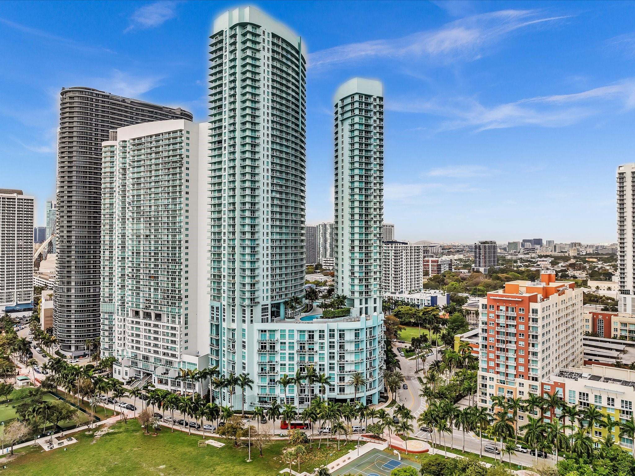 Quantum on the Bay - Residential