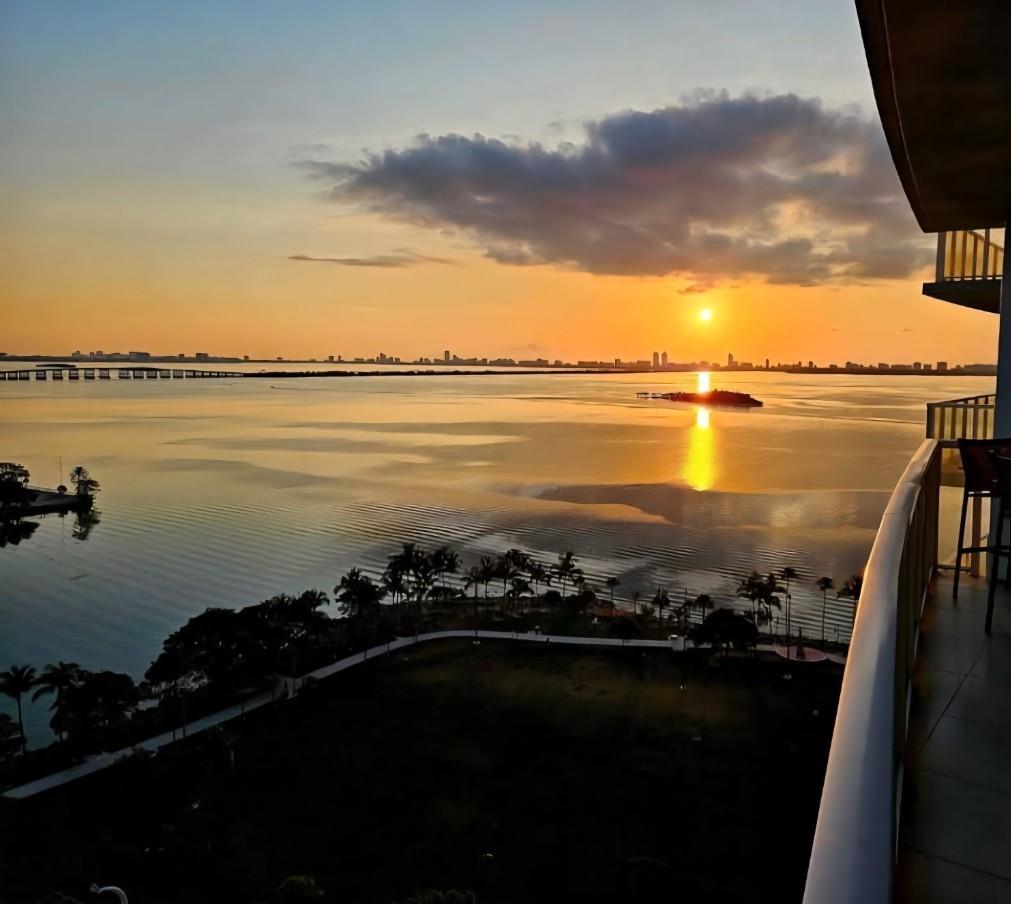 Quantum on the Bay - Residential