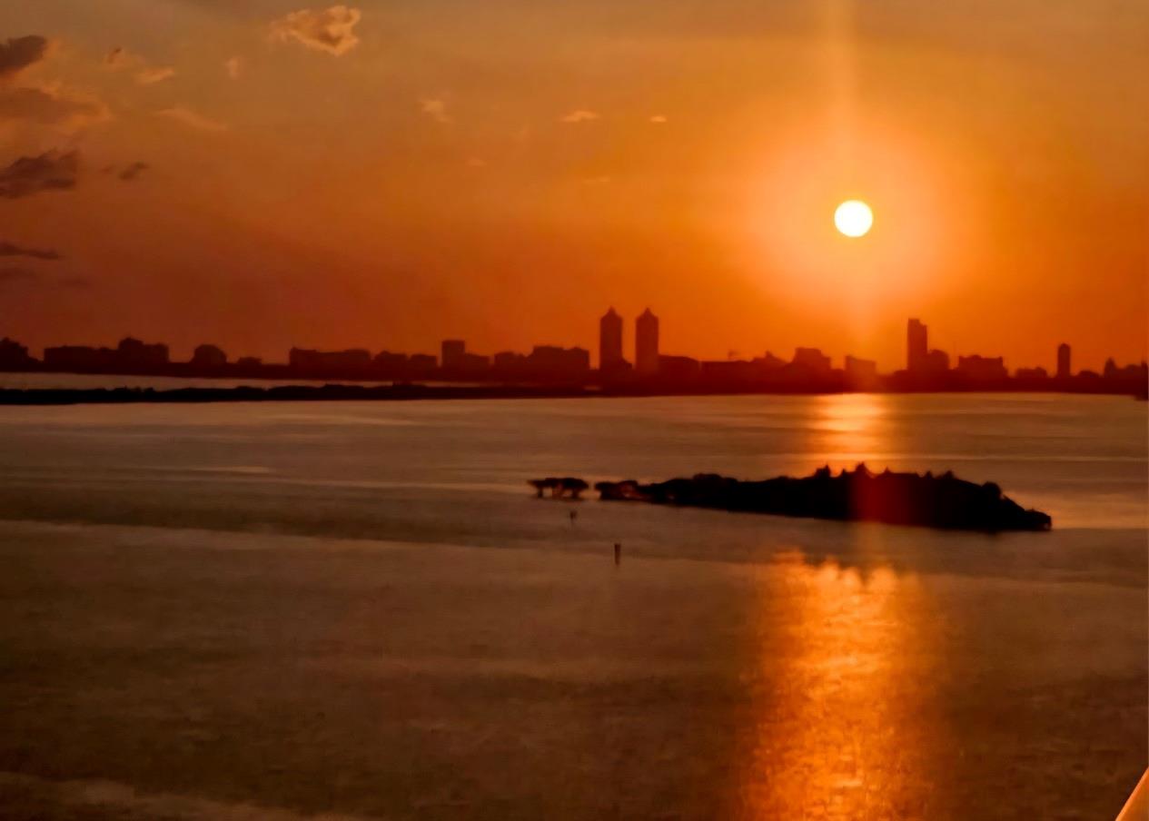 Quantum on the Bay - Residential