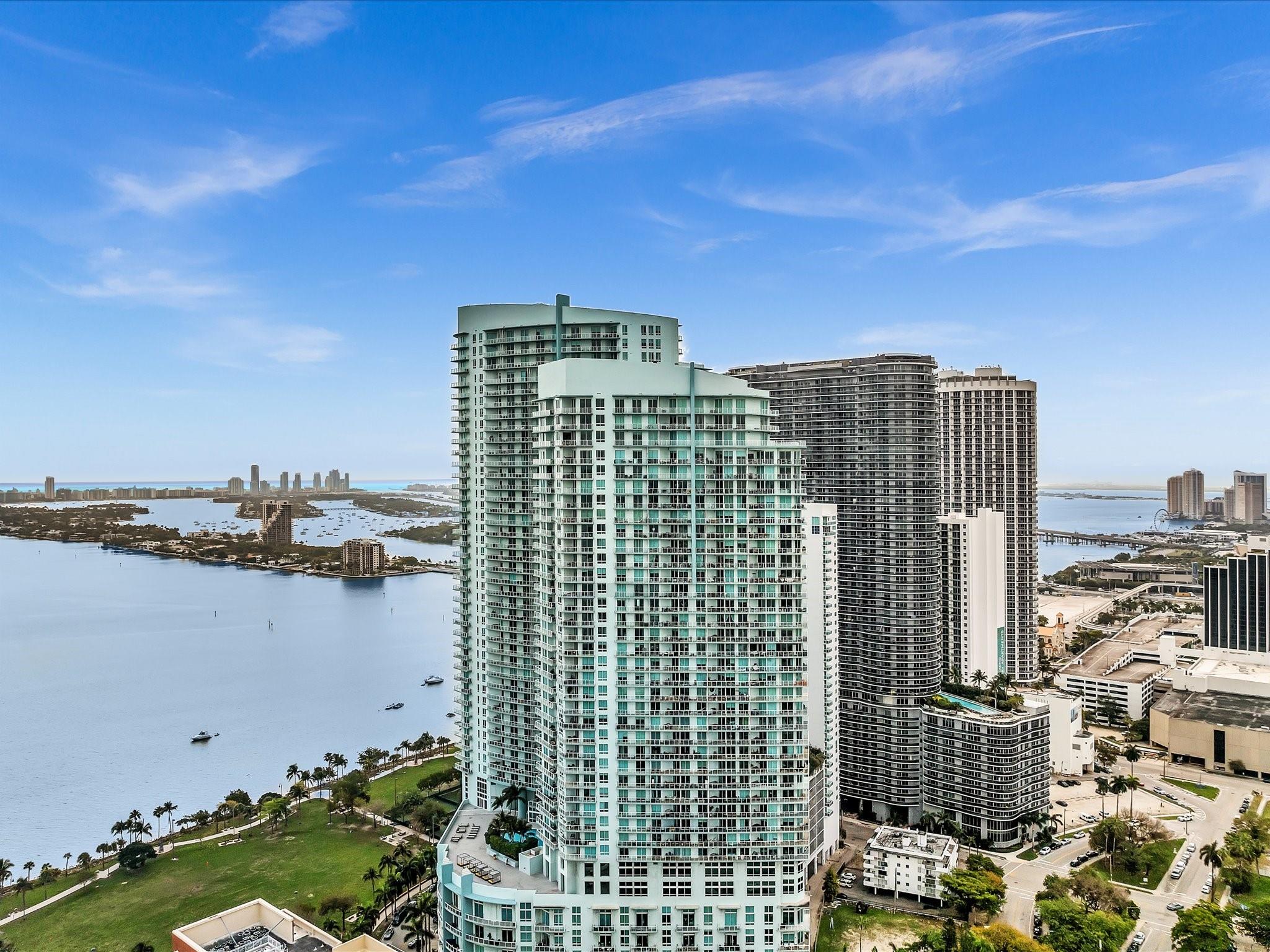 Quantum on the Bay - Residential
