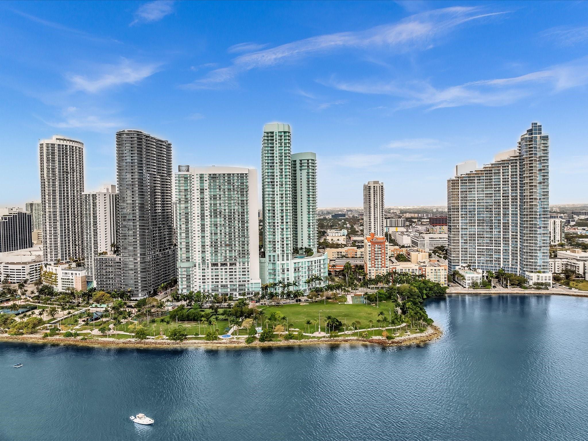 Quantum on the Bay - Residential