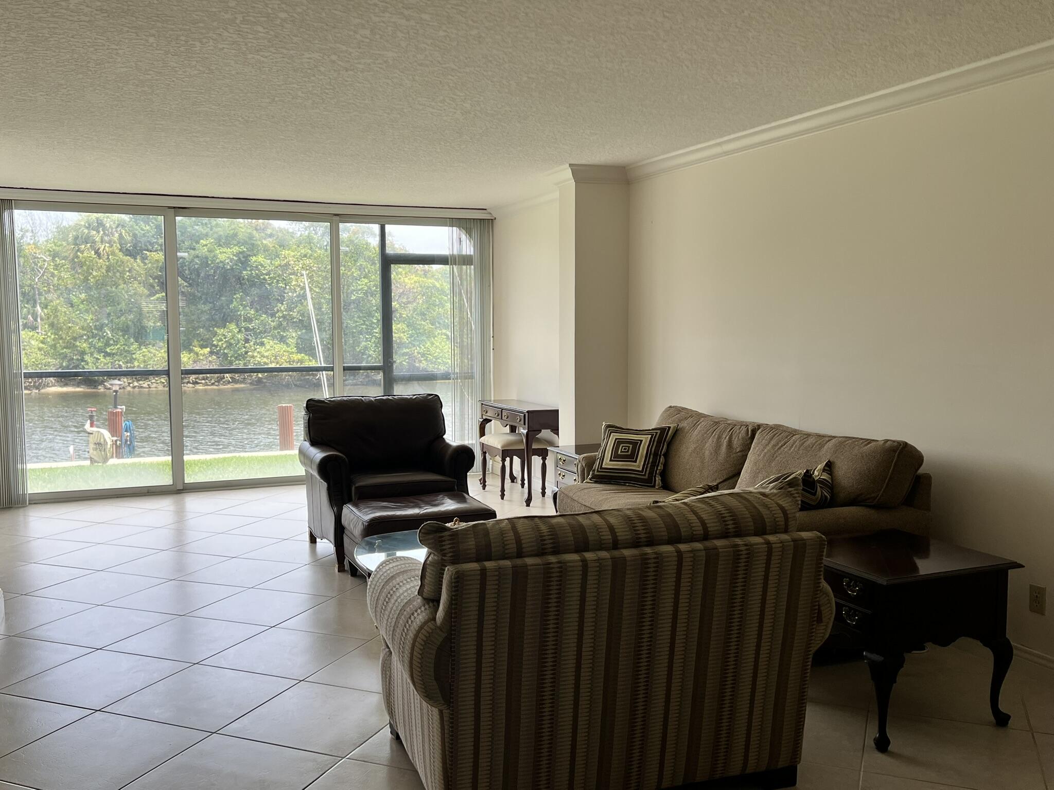 HILLSBORO LANDINGS CONDO NO ONE - Residential