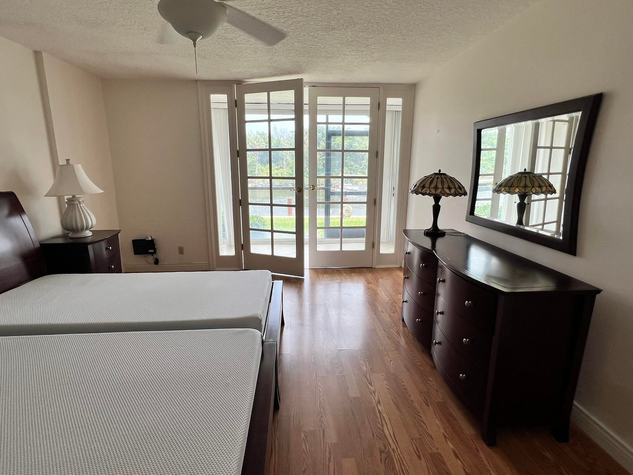 HILLSBORO LANDINGS CONDO NO ONE - Residential