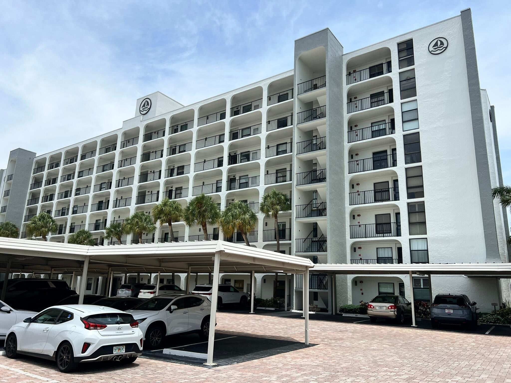 HILLSBORO LANDINGS CONDO NO ONE - Residential
