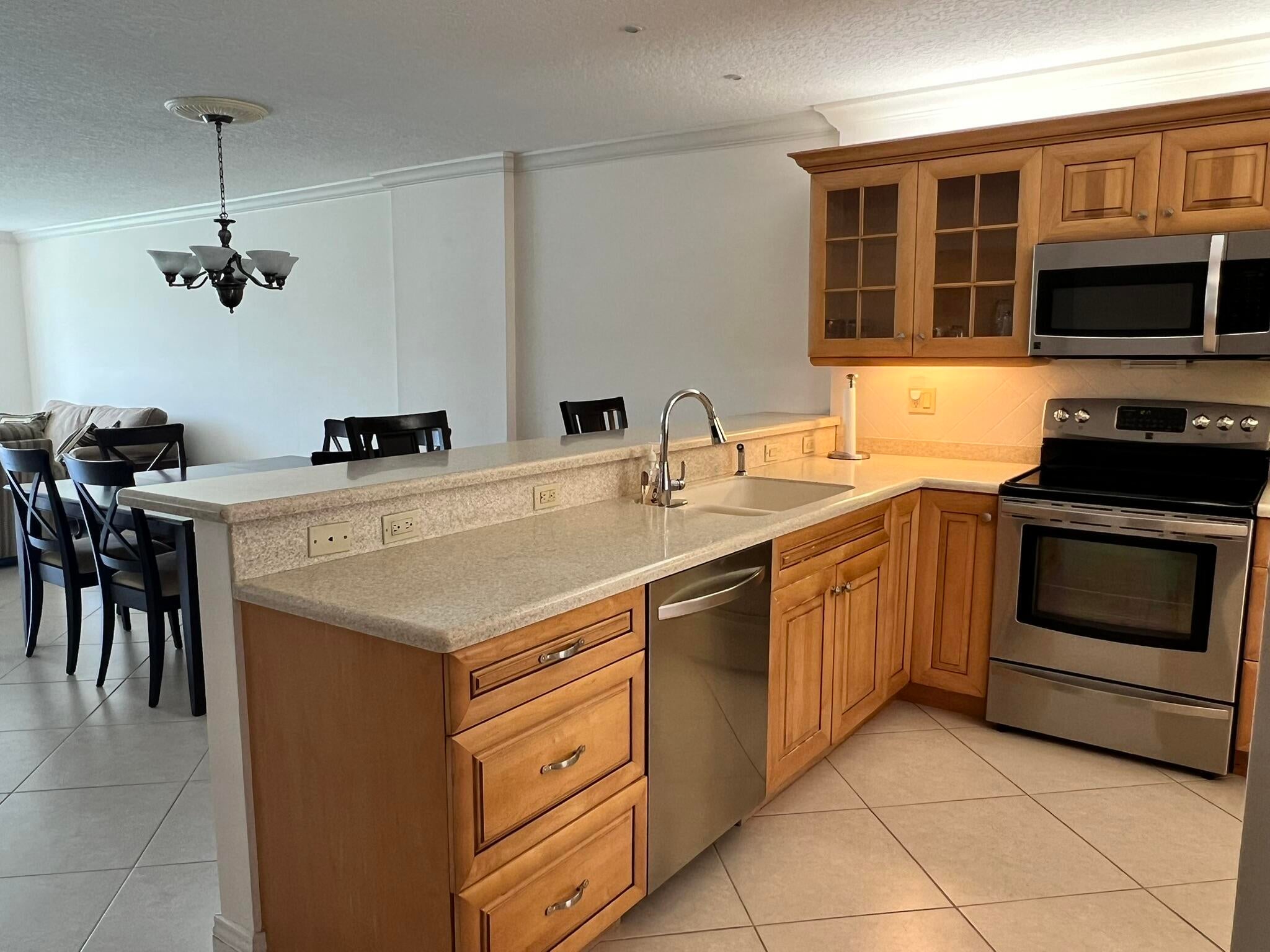 HILLSBORO LANDINGS CONDO NO ONE - Residential