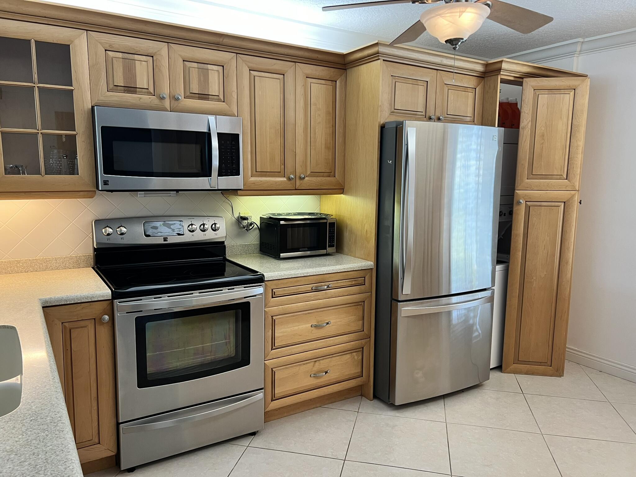 HILLSBORO LANDINGS CONDO NO ONE - Residential