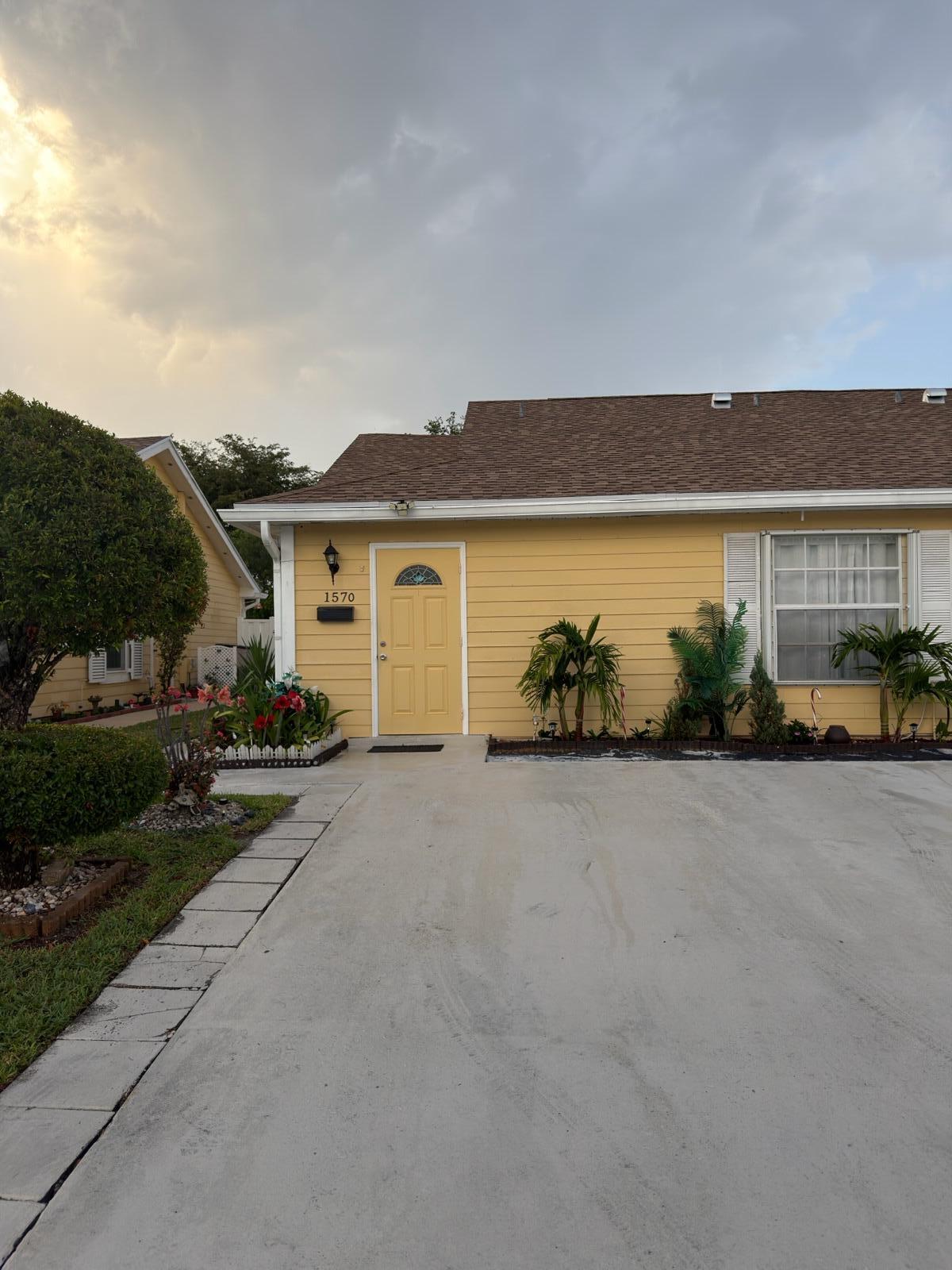 ROYAL FOREST TOWNHOUSES - Residential