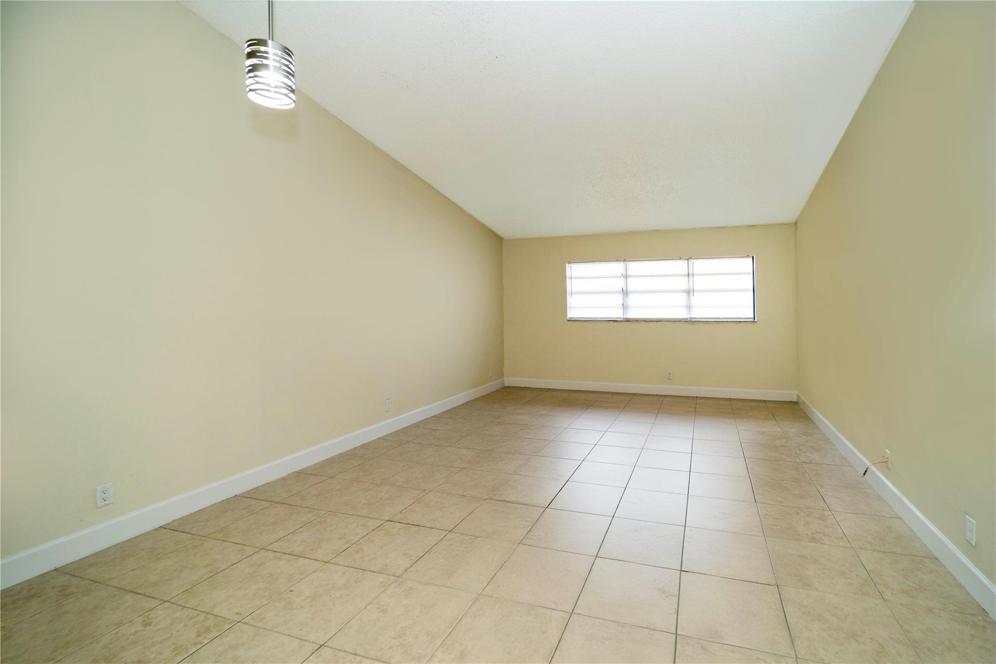 Castlewood 71-37 B - Residential Income