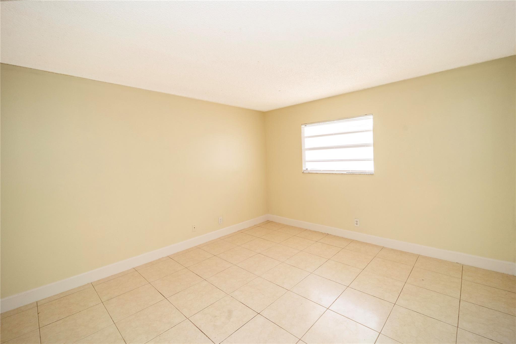 Castlewood 71-37 B - Residential Income