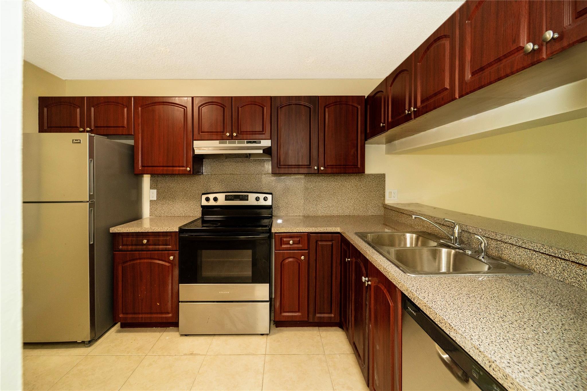 Castlewood 71-37 B - Residential Income