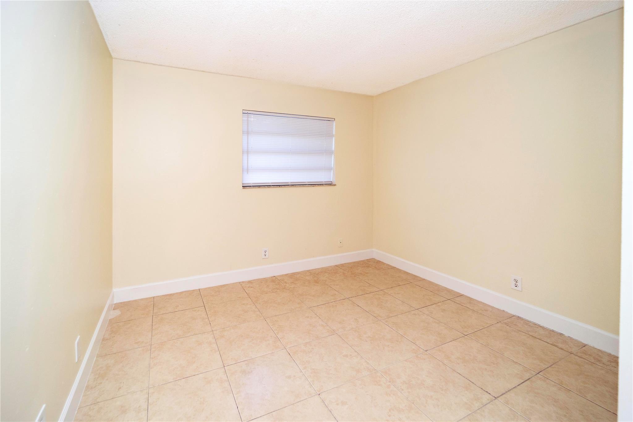 Castlewood 71-37 B - Residential Income