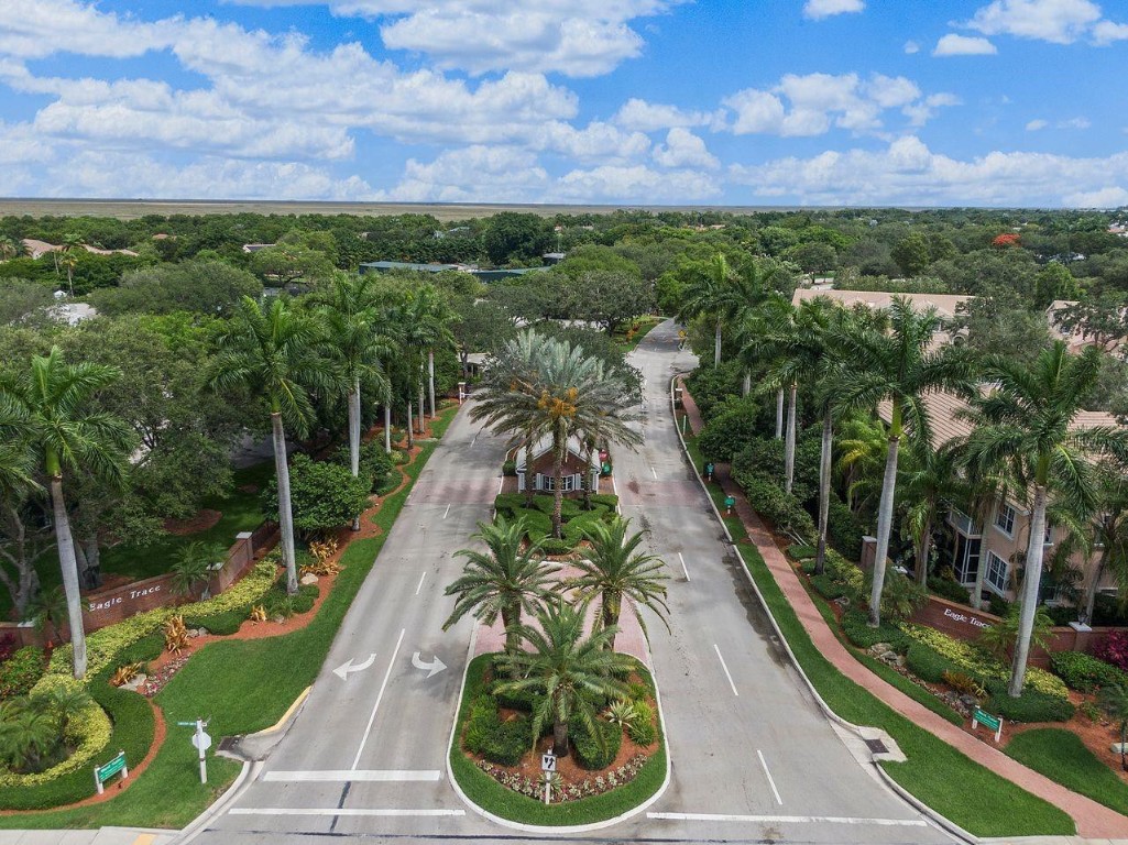 STEEPLECHASE EAGLE TRACE - Residential