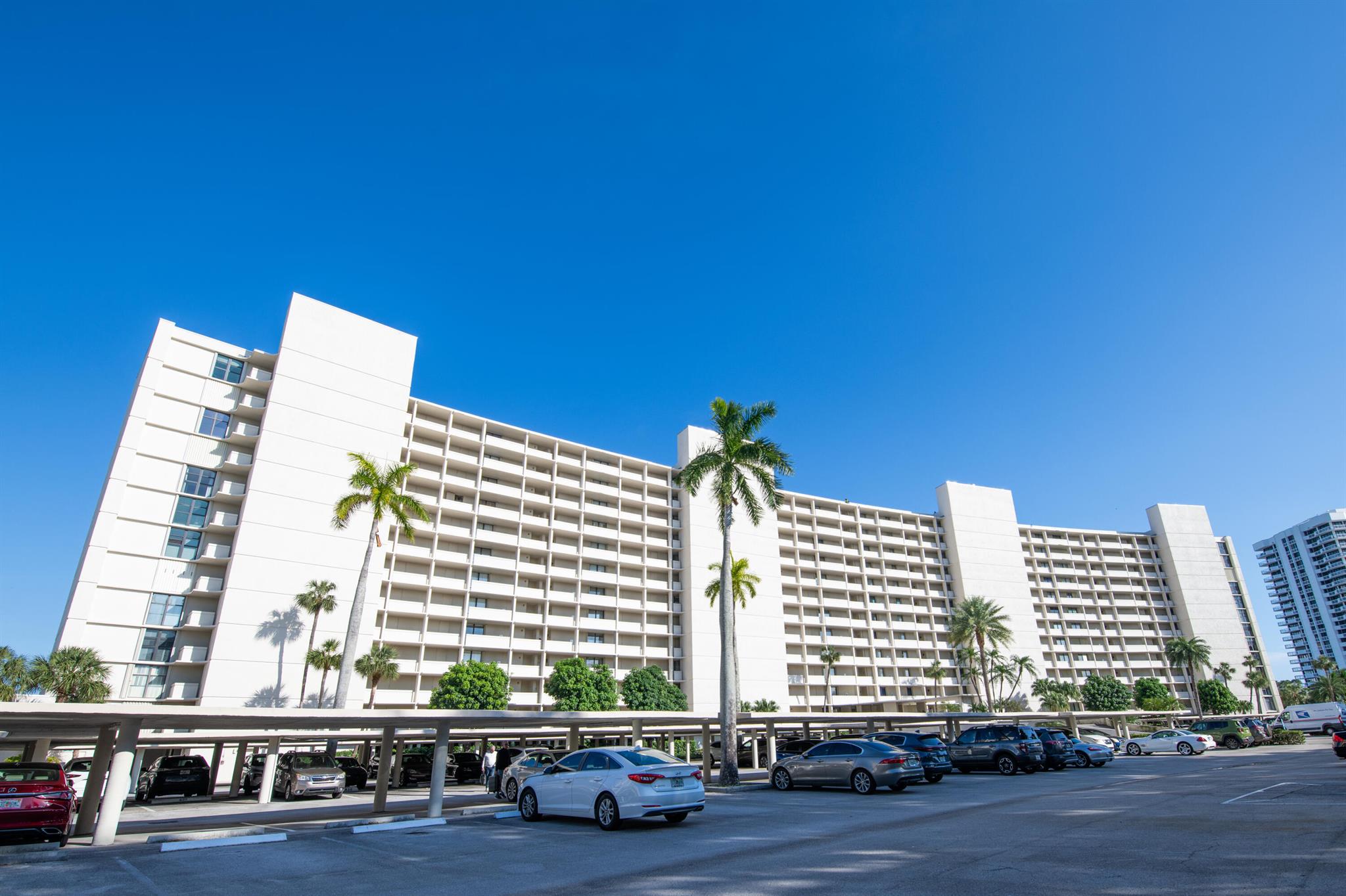 122 Lakeshore Drive 1134