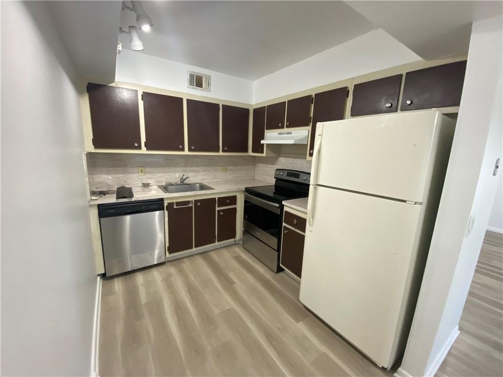 Century Village Kingsley - Residential