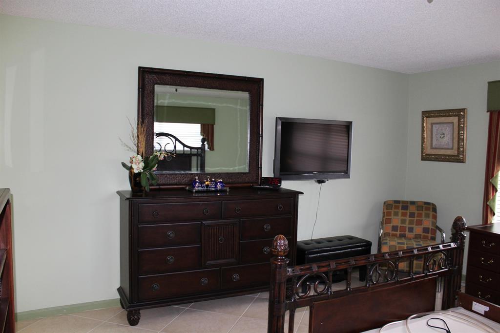 BENT TREE VILLAS WEST CONDO - Residential