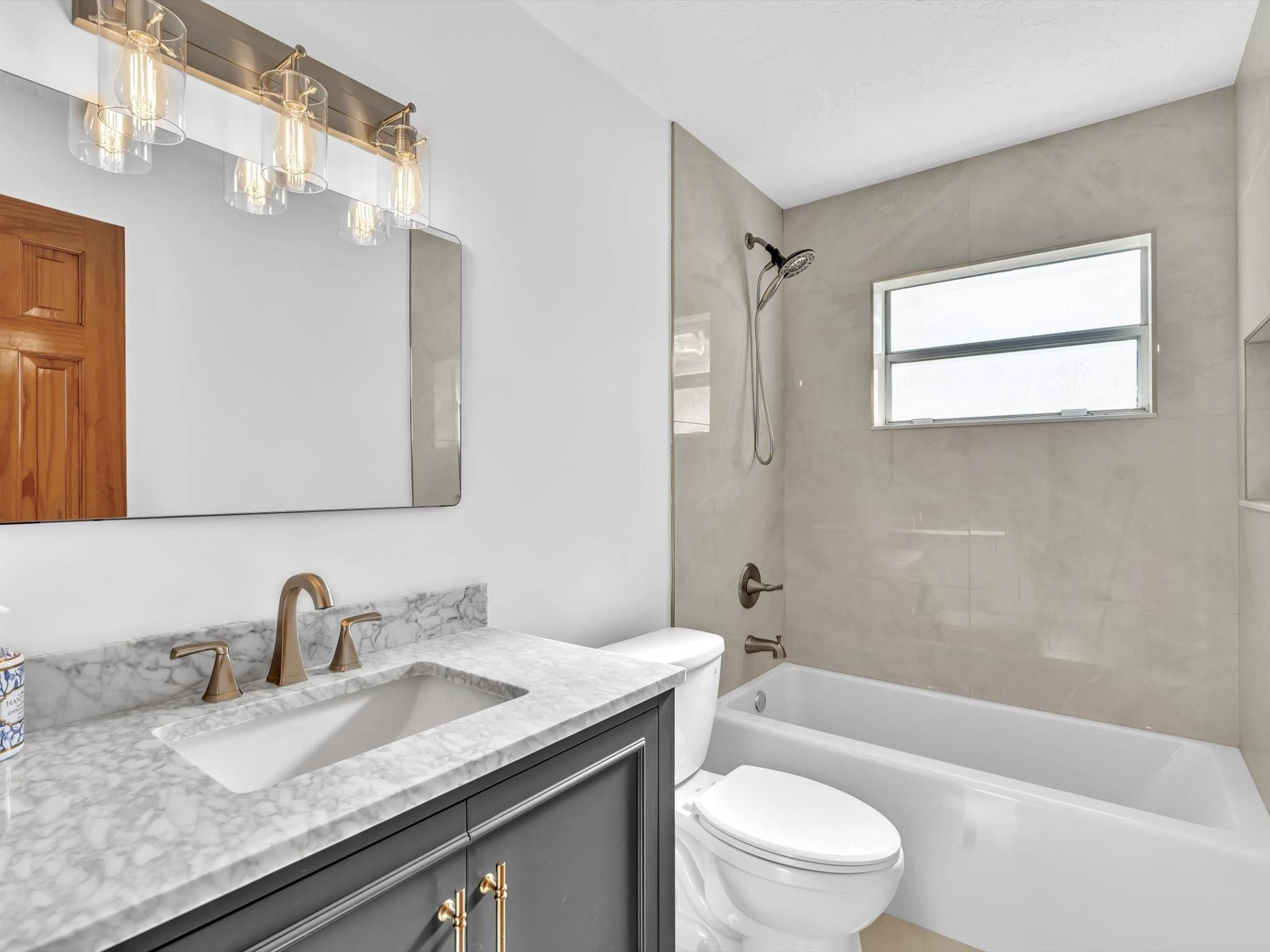 Lauderwood Amd 36-14 B - Residential