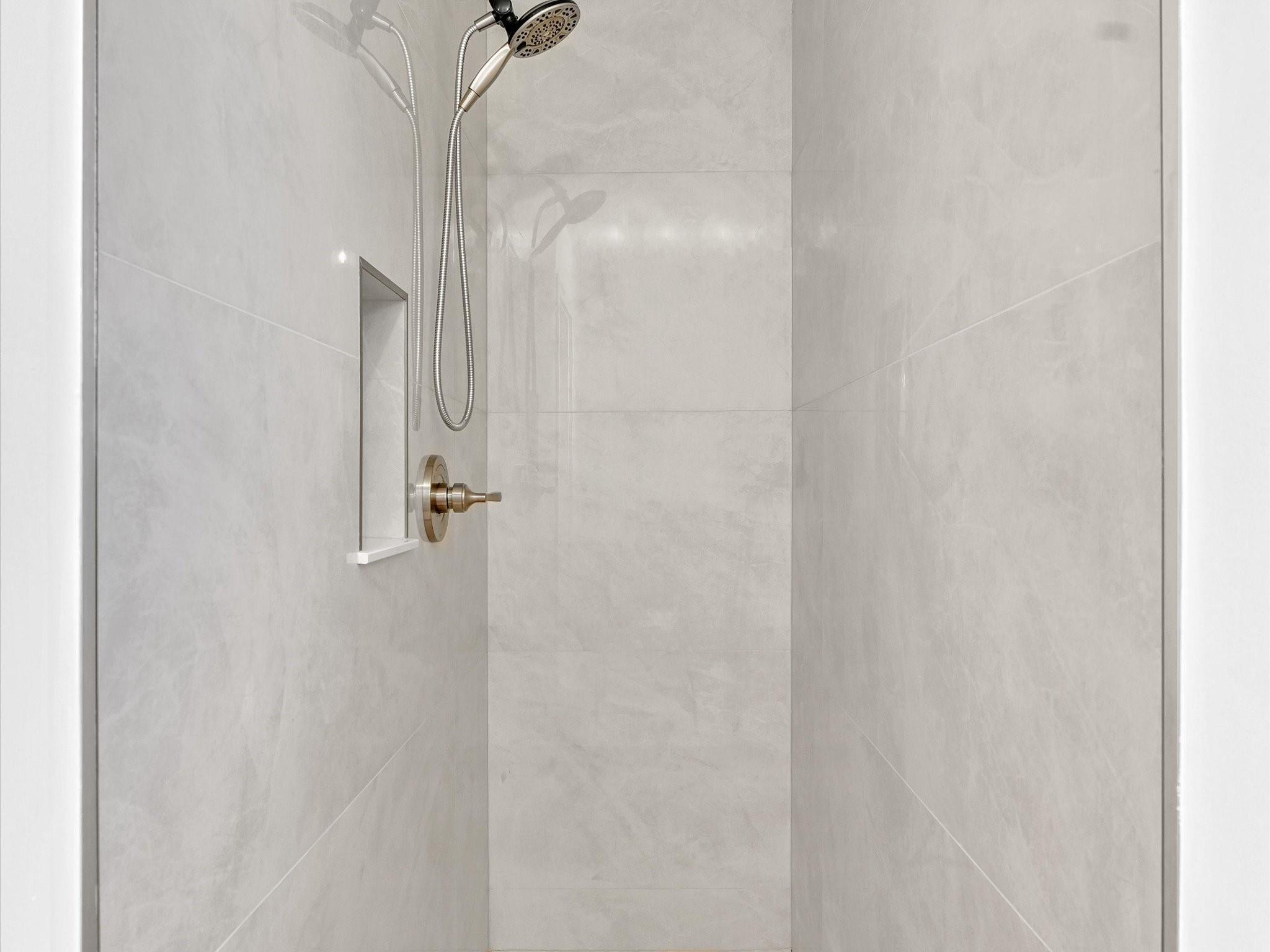 Lauderwood Amd 36-14 B - Residential