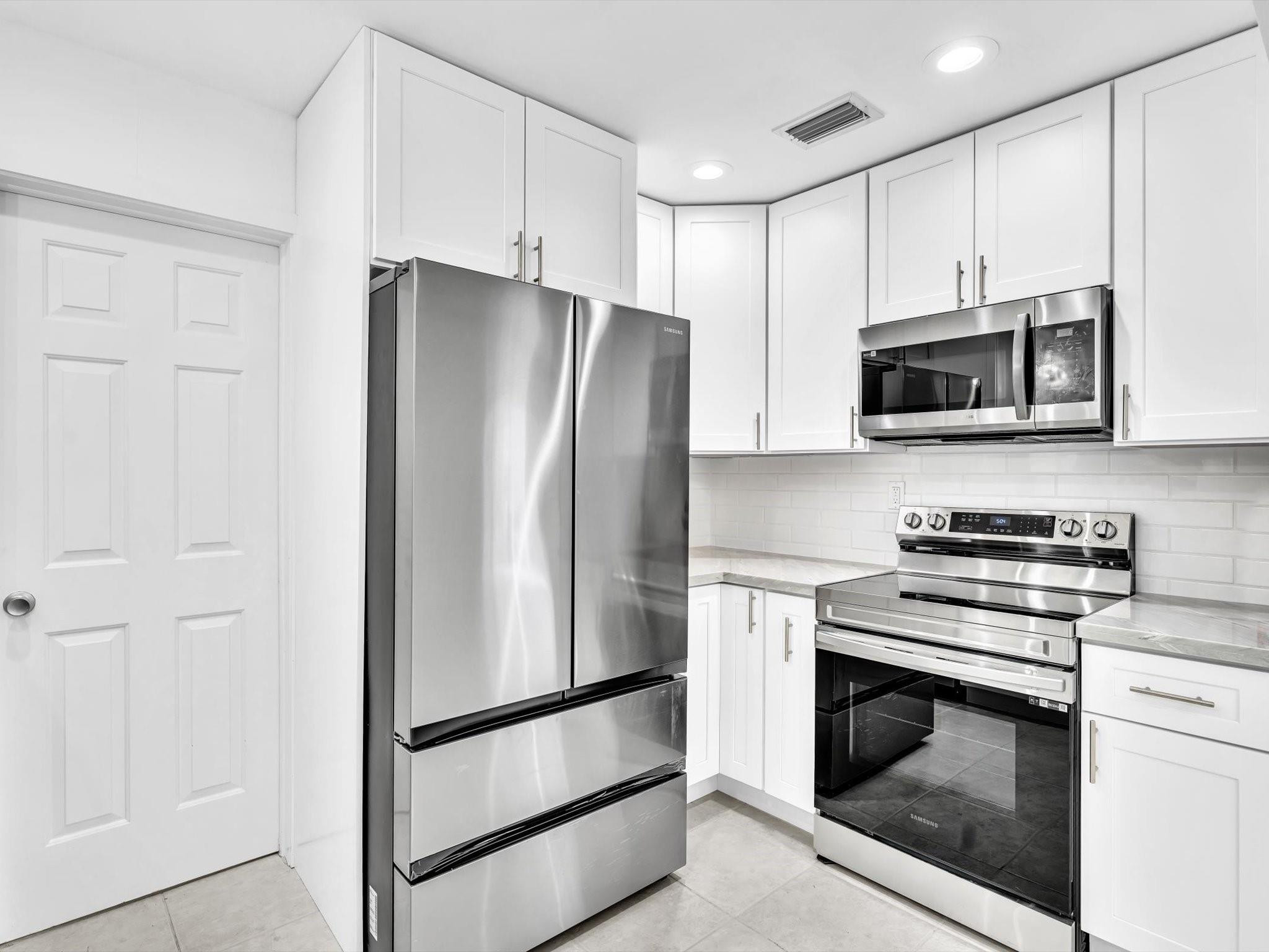 Lauderwood Amd 36-14 B - Residential