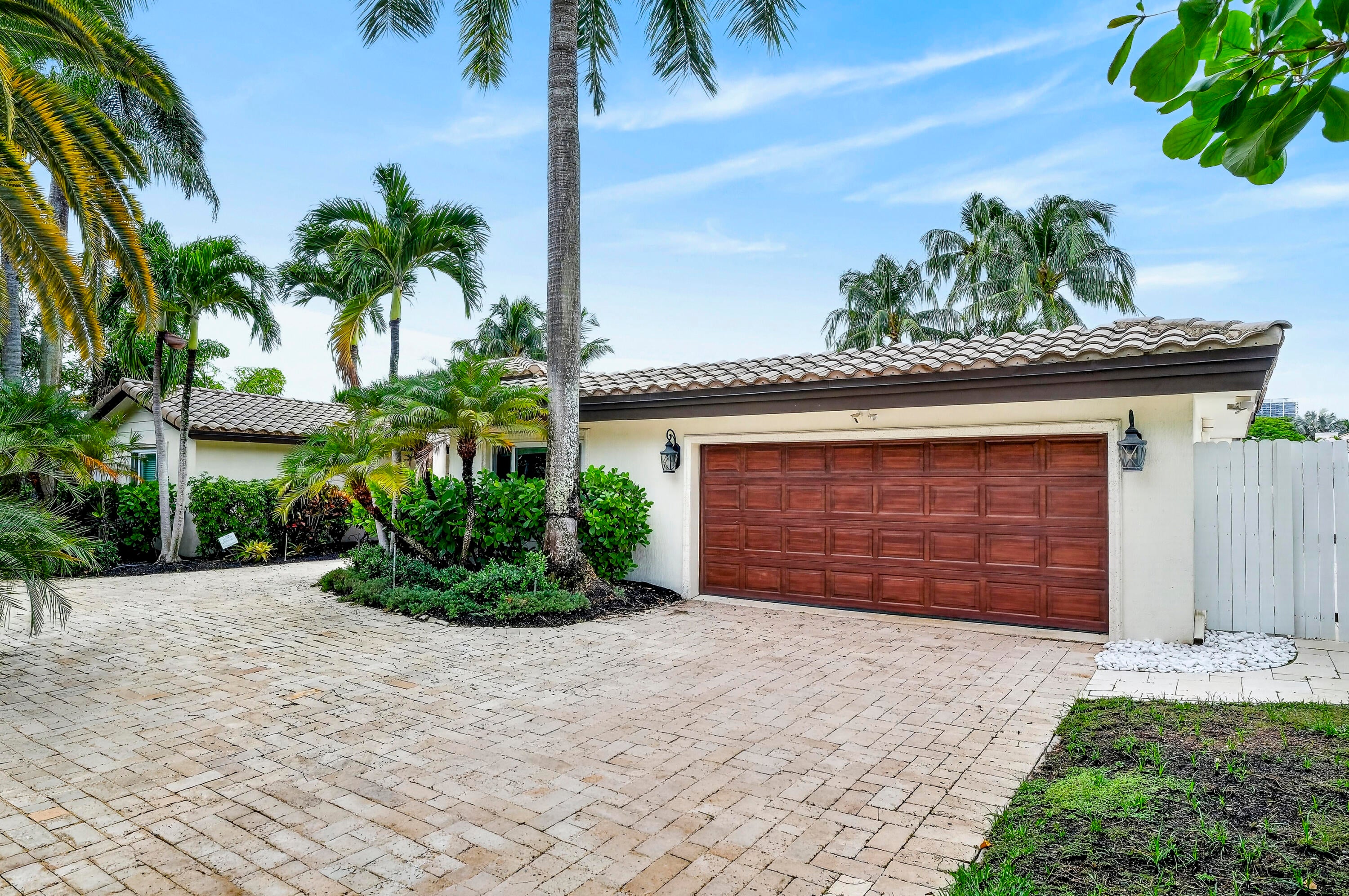 329 ISLE OF CAPRI Drive