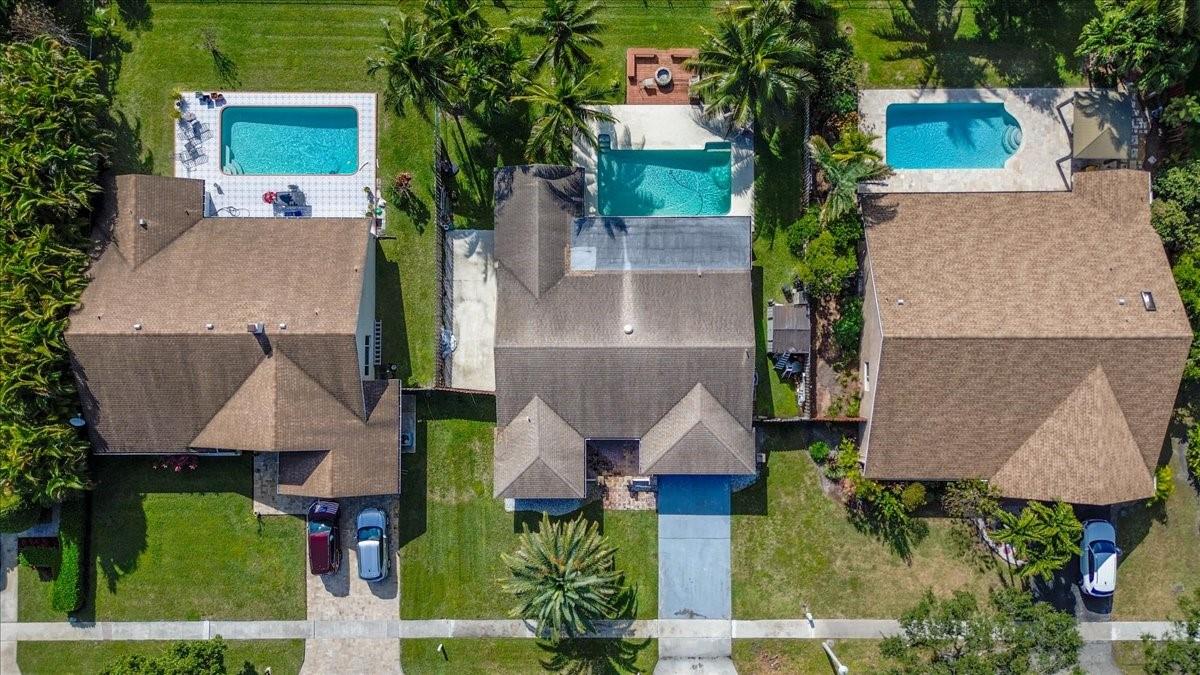 9480 NW 10th St