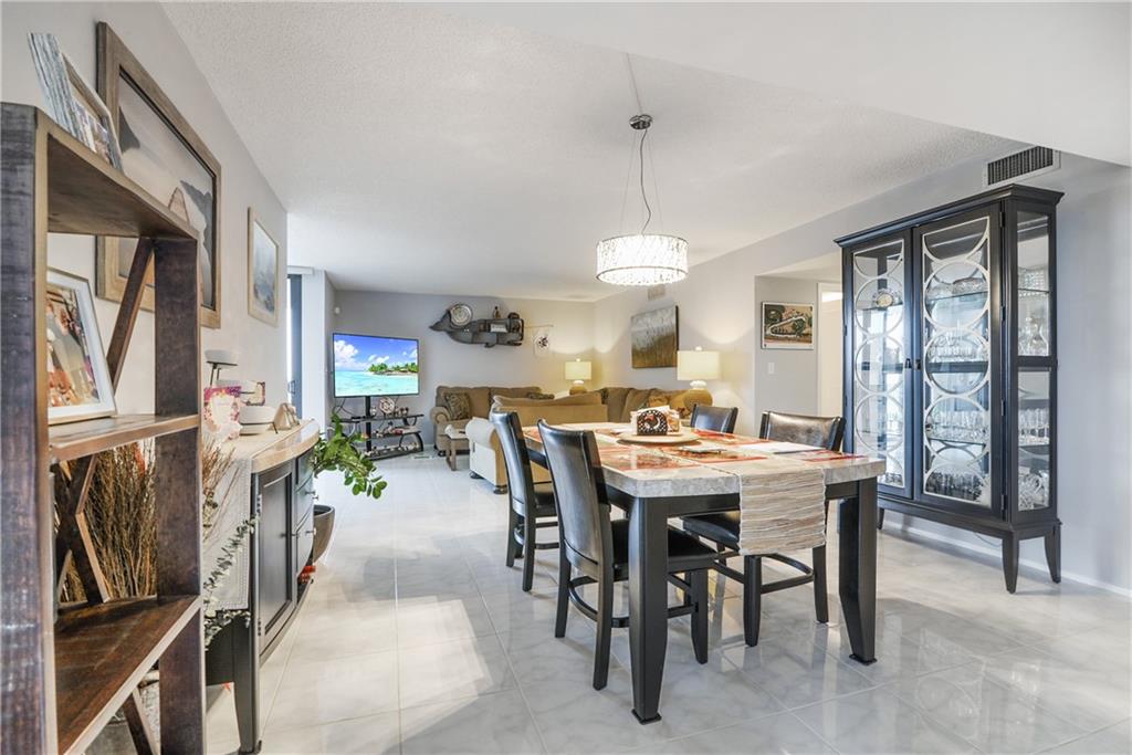 EMERALD TOWERS CONDO - Residential