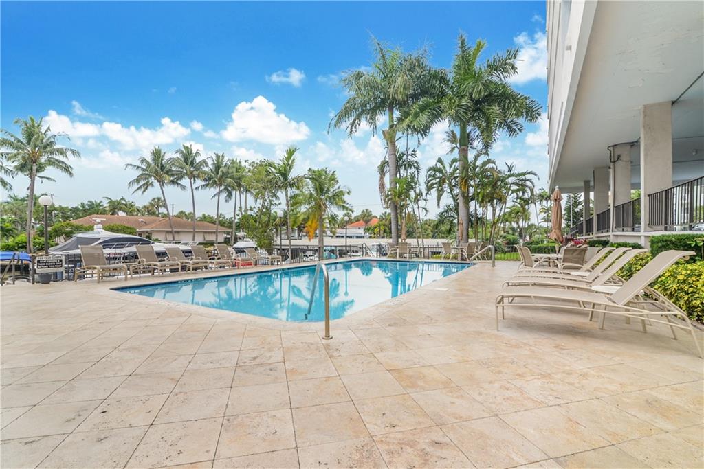 EMERALD TOWERS CONDO - Residential
