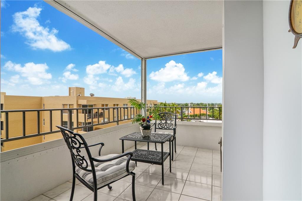 EMERALD TOWERS CONDO - Residential