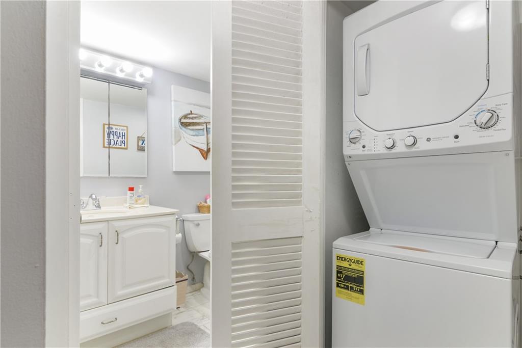 EMERALD TOWERS CONDO - Residential
