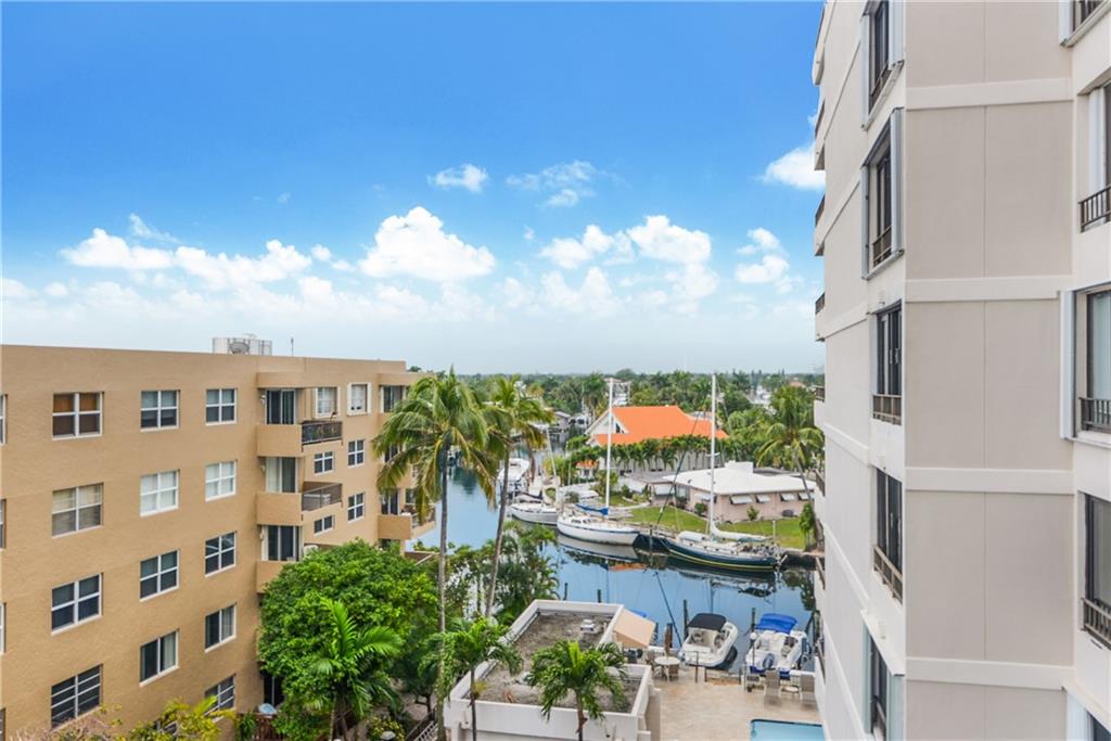 EMERALD TOWERS CONDO - Residential