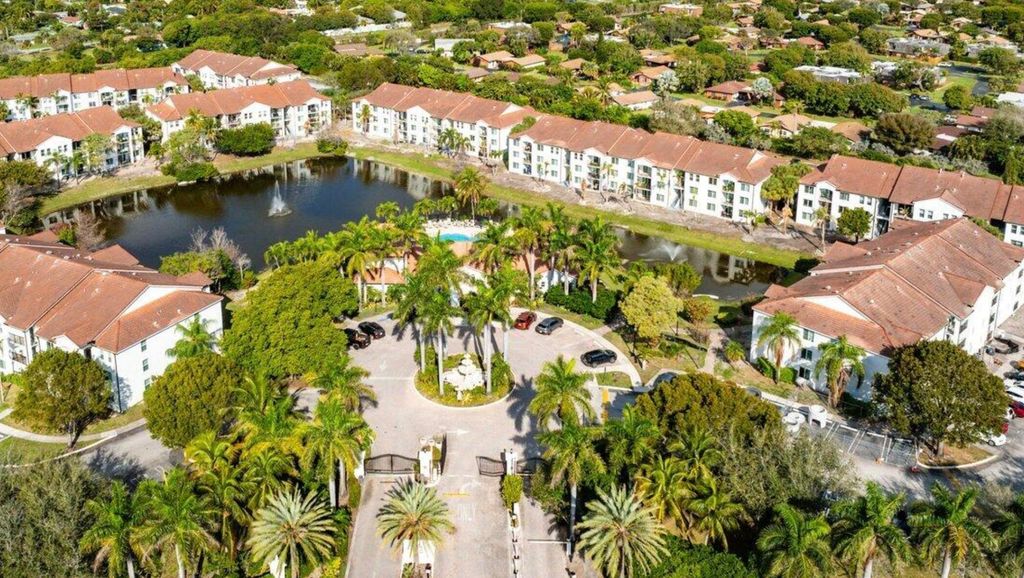 Photo of 411 Villa Circle Circle #411, Boynton Beach, FL 33435 (MLS # R11061877)