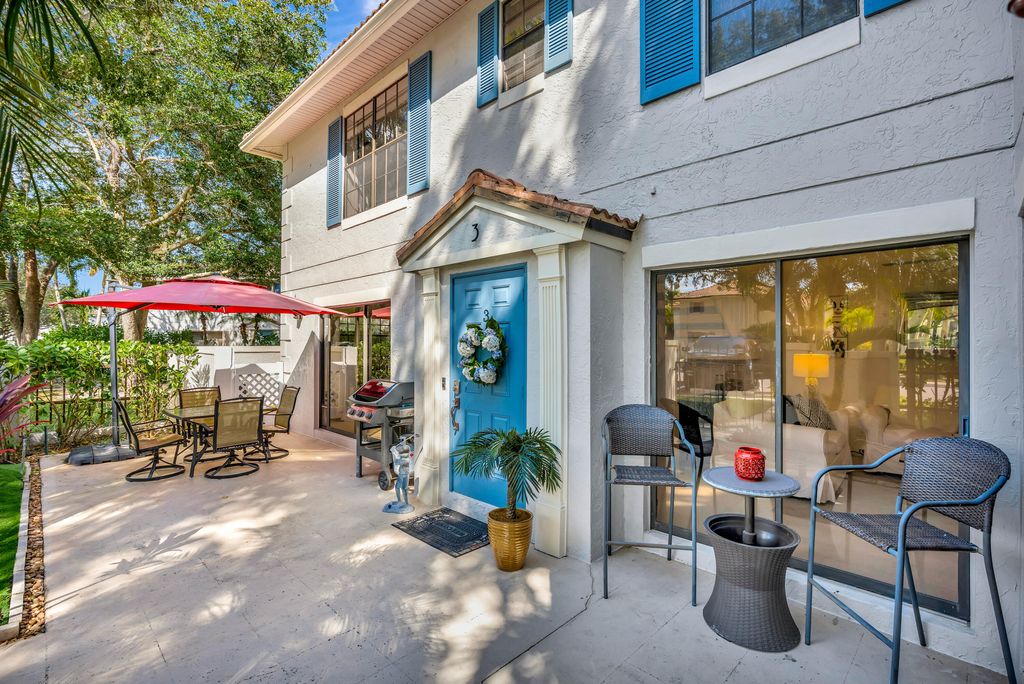 Photo of 352 Prestwick Circle #3, Palm Beach Gardens, FL 33418 (MLS # R11163100)