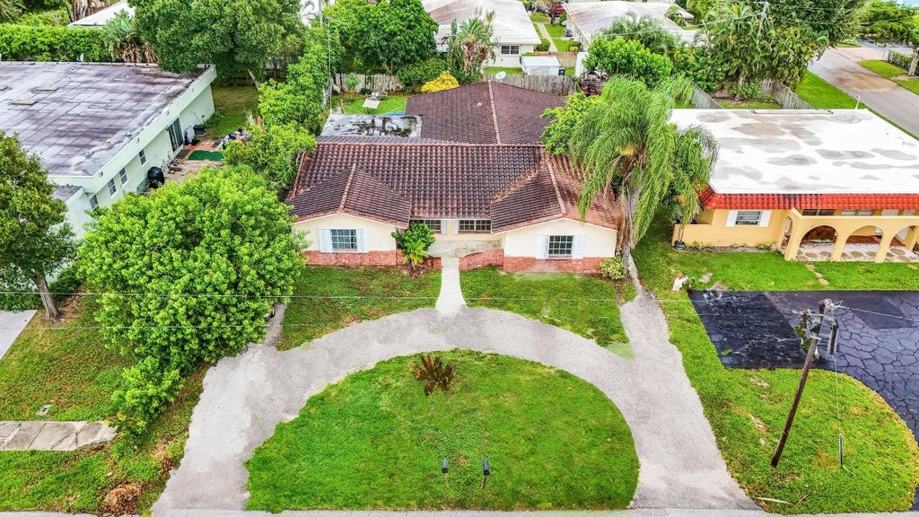 Photo of 685 Ipswich Street #687, Boca Raton, FL 33487 (MLS # R10943340)