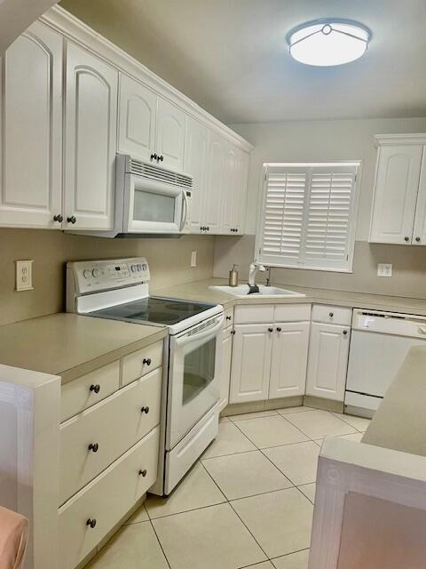 2700 Sunrise Lakes Drive W 301