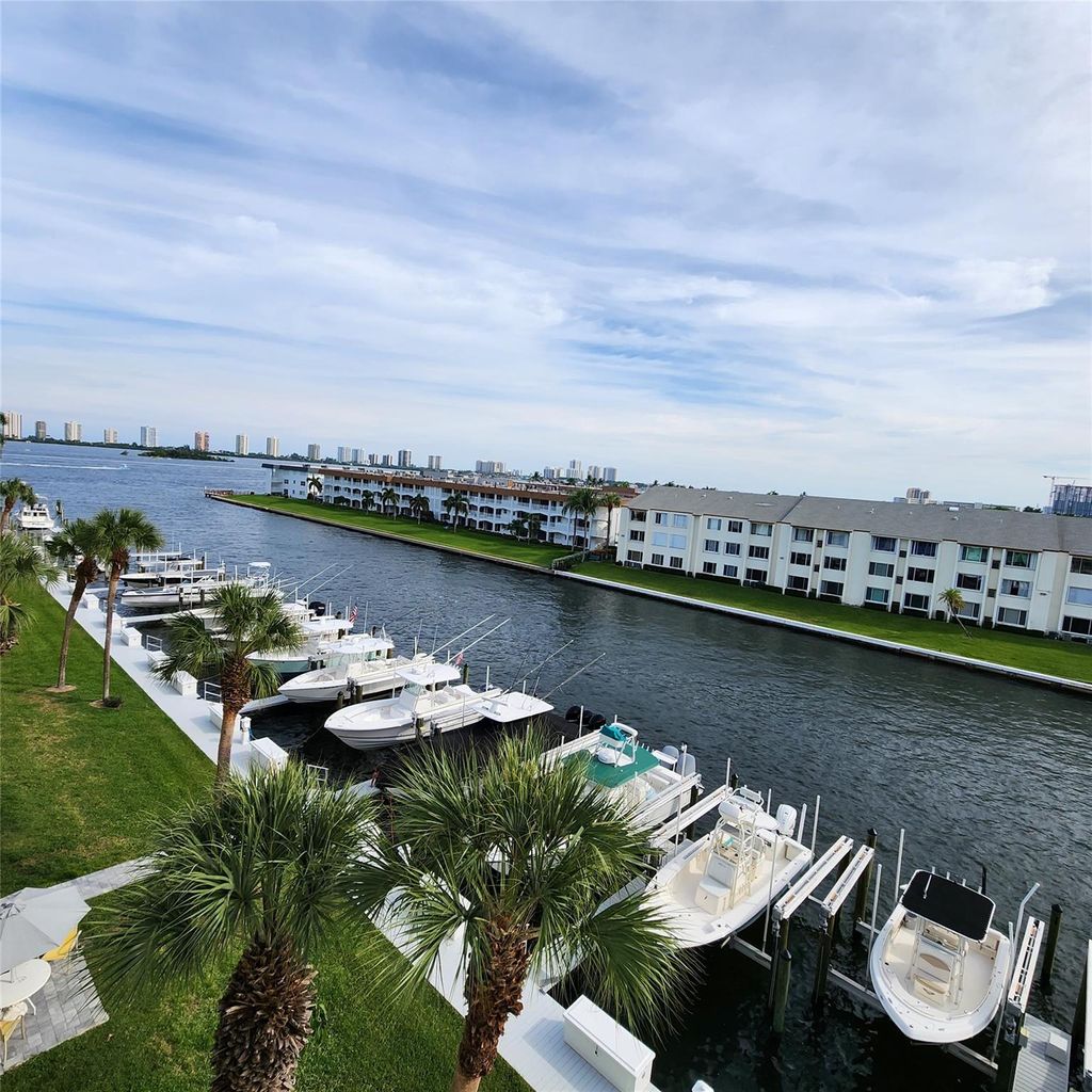 Photo of 104 Paradise Harbour Boulevard #502, North Palm Beach, FL 33408 (MLS # F10406275)