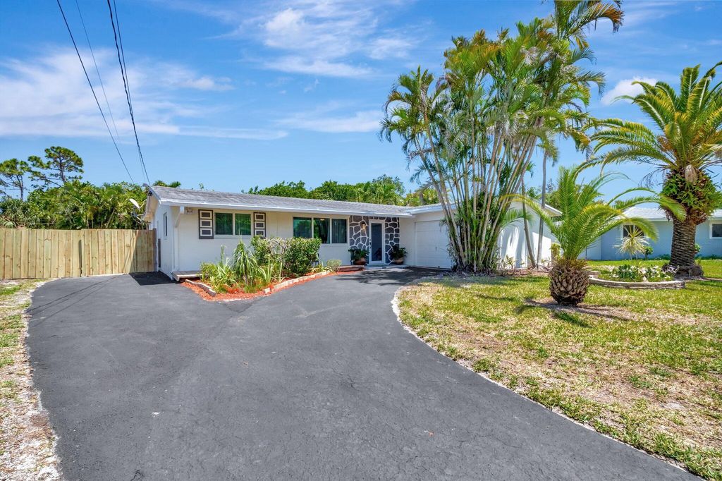 Photo of 1466 Rose Circle, West Palm Beach, FL 33406 (MLS # R11089078)