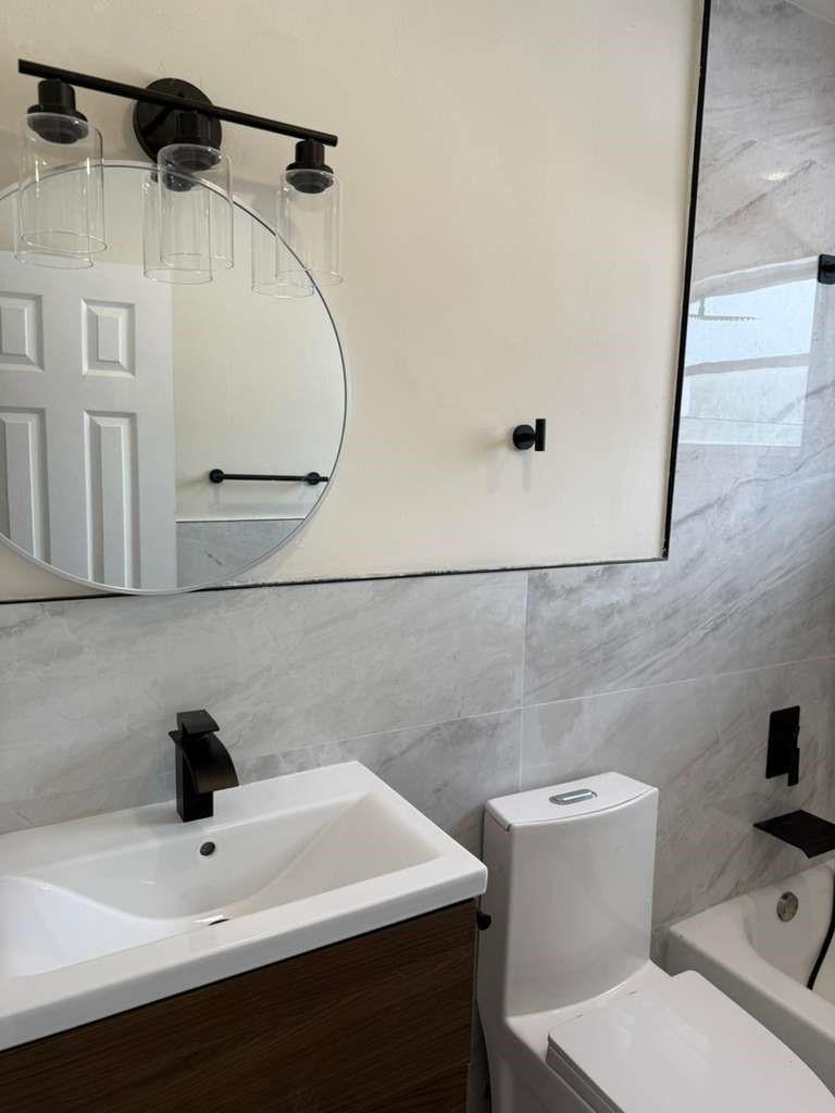 Hallandale Park 2 6-8 B - Residential Lease