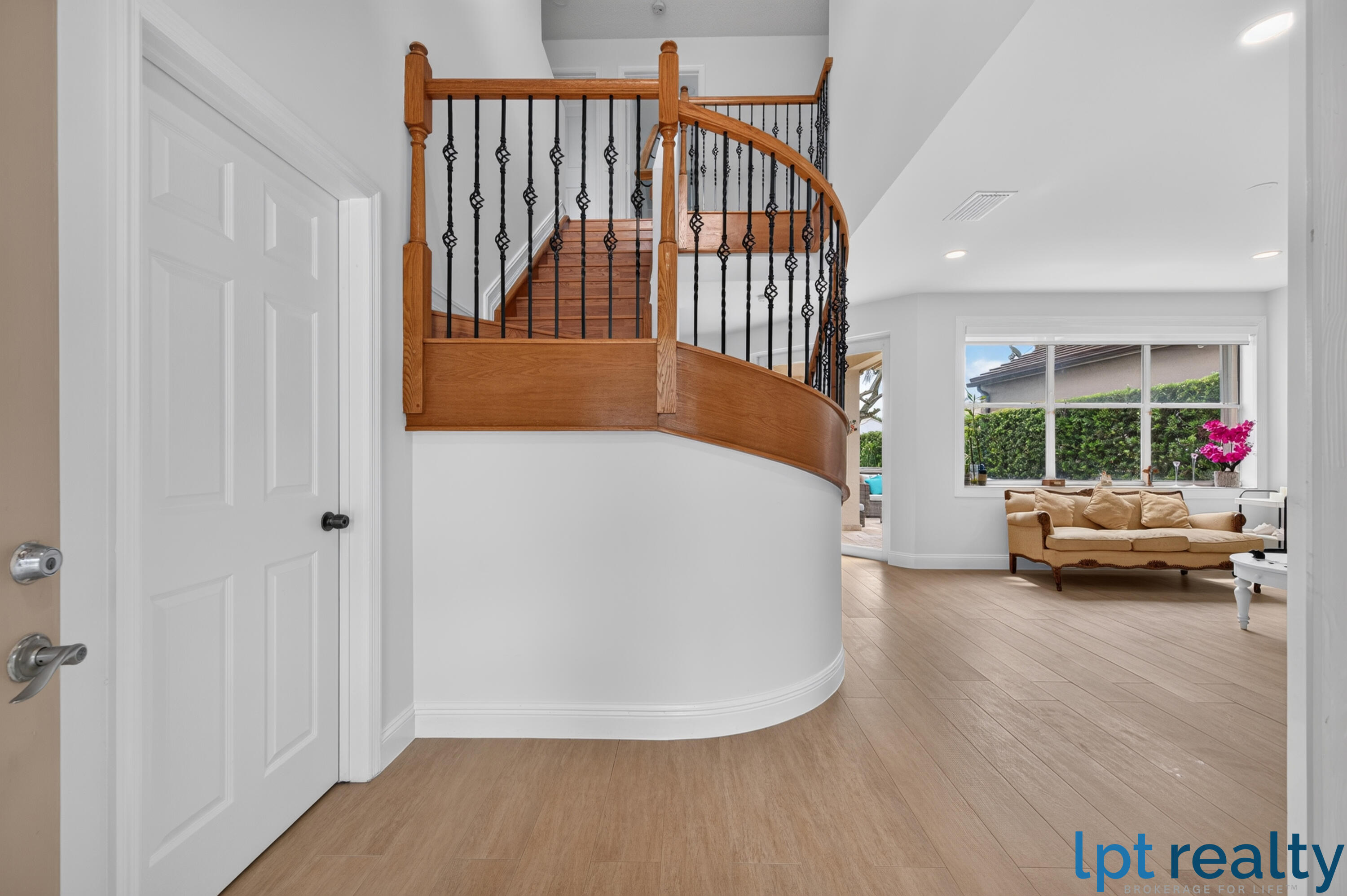 229 E Bayridge Drive