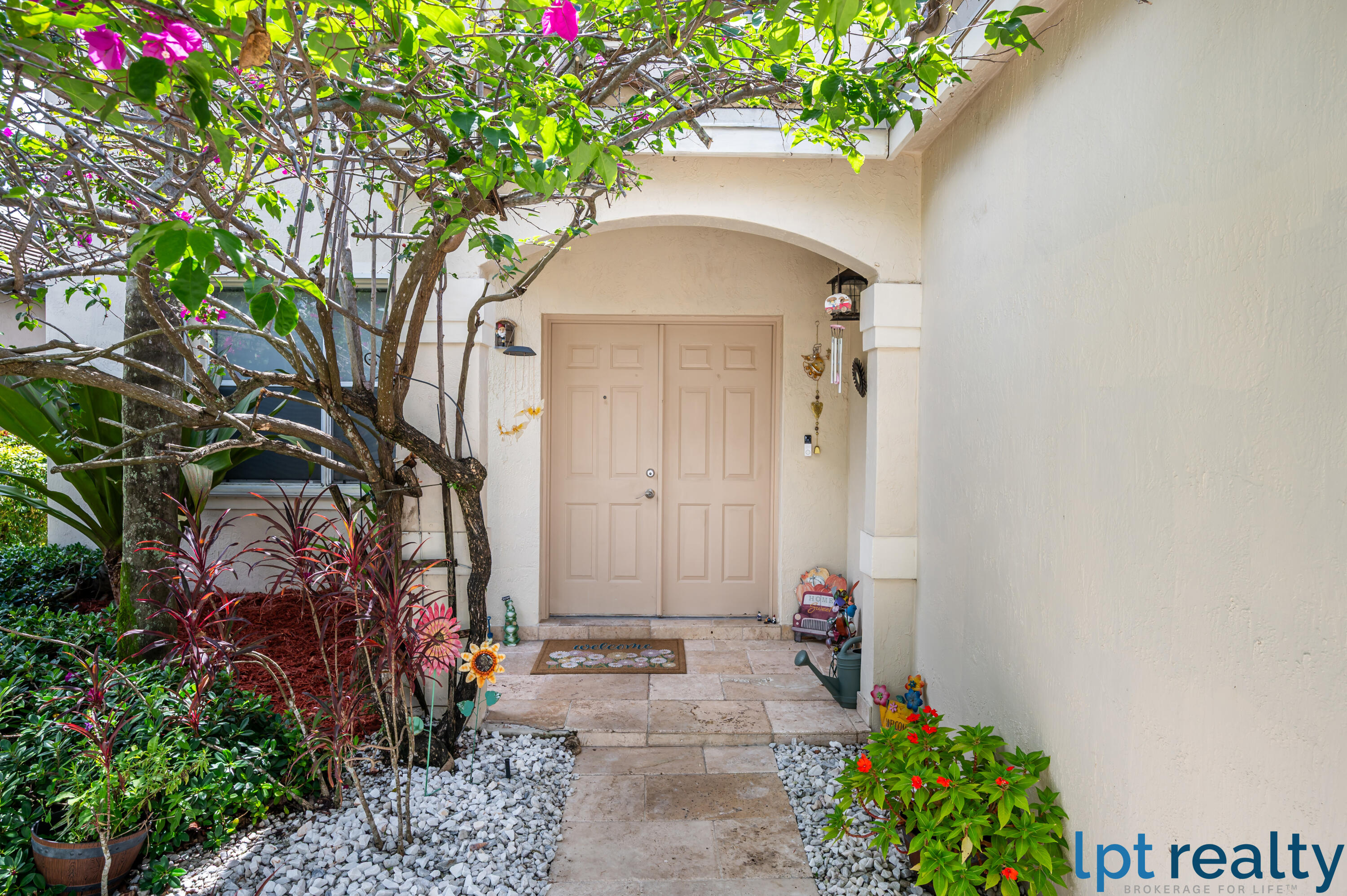 229 E Bayridge Drive