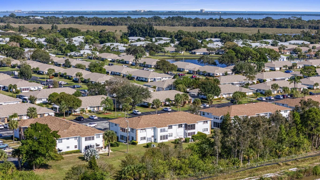 HIGH POINT OF FORT PIERCE CONDOMINIUM SECTION 3 - Residential