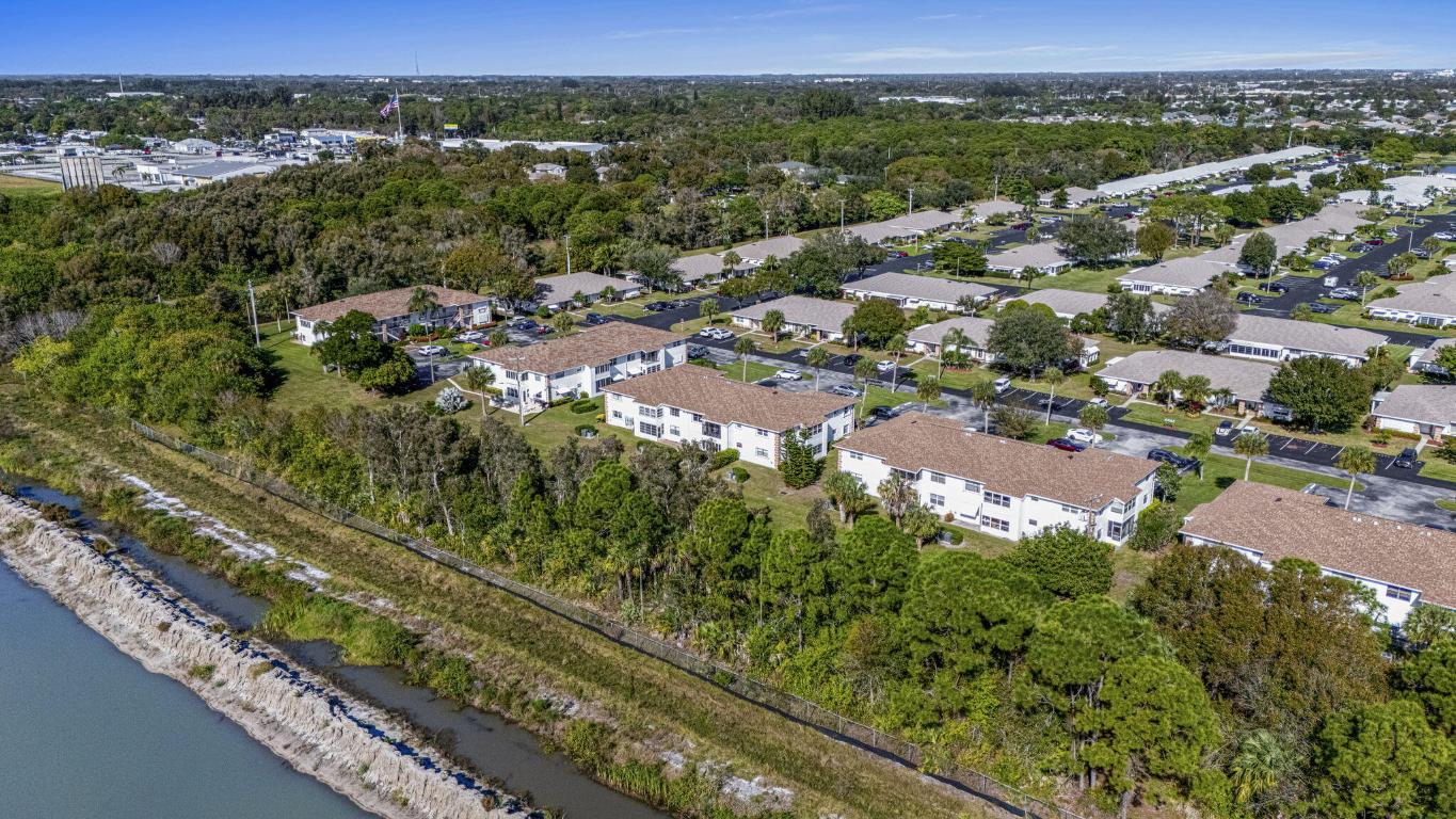 HIGH POINT OF FORT PIERCE CONDOMINIUM SECTION 3 - Residential