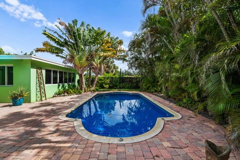 Tiny photo for 4860 NE 6th Avenue, Oakland Park, FL 33334 (MLS # B26056348)