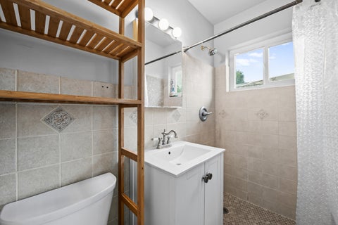 Tiny photo for 4860 NE 6th Avenue, Oakland Park, FL 33334 (MLS # B26056348)